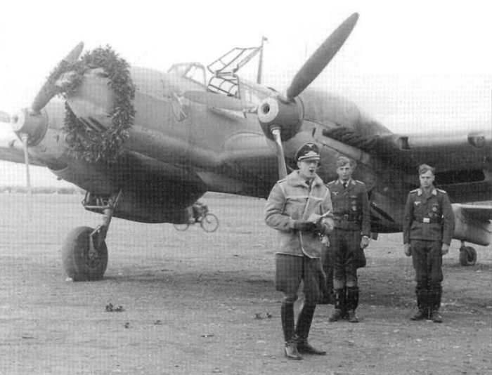 Me Bf 110 du 2.(F) 123 automne 1943 pour son 100e combat.jpg